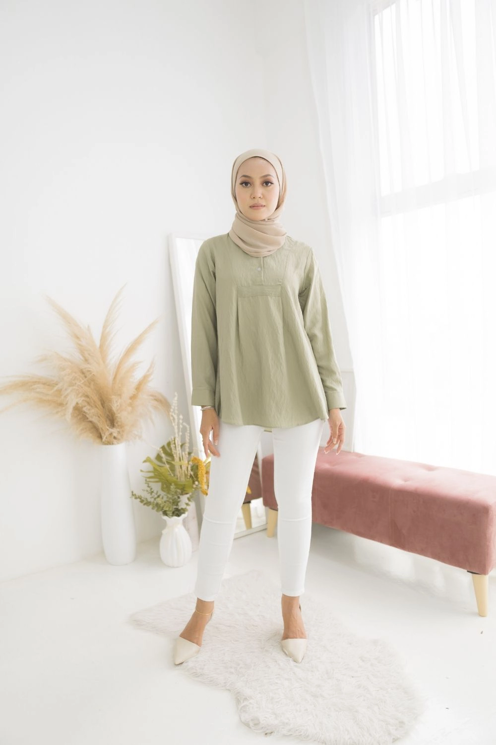 DOLLY BLOUSE – DUSTY OLIVE